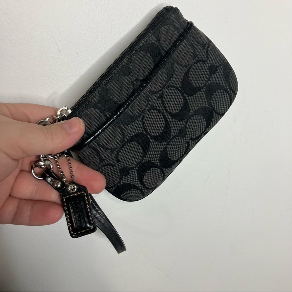 Coach wristlet black‎ gray small